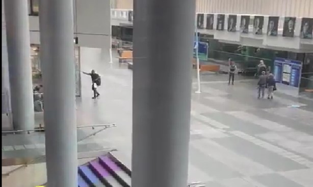 ВИДЕО: Пукање во амфитеатар на колеџ во Ротердам, има загинати