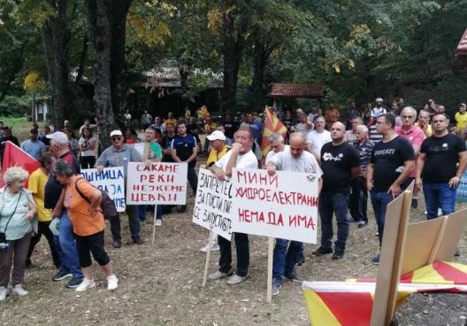Протест против мали хидроцентрали на Кожуф: Ништо не знаевме додека не видовме багери