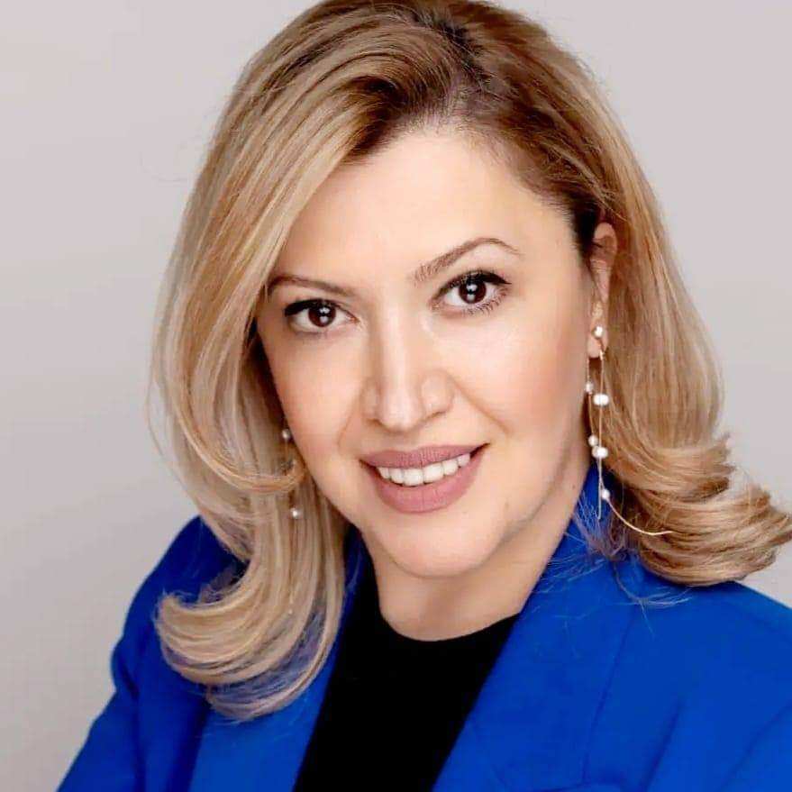 Tурската поетеса од Скопје Лејла Шериф Емин напиша песна за независноста на Македонија