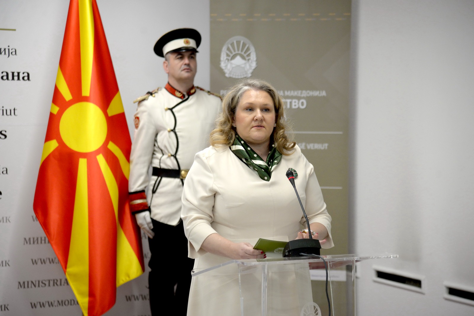 Петровска: Нема зошто да се извинувам, борбата против мафијата и тефтерчињата од минатото е најтешка