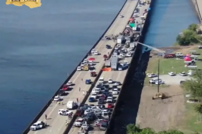 ВИДЕО: Супермагла предизвика верижен судар во Луизијана: Се судрија 158 возила, а има и жртви!