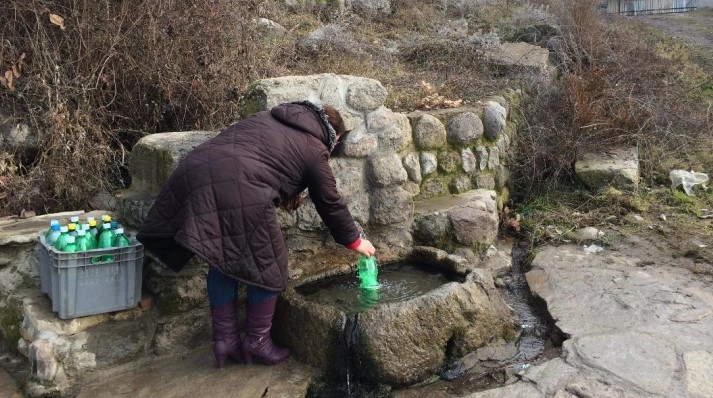 НЕ Е ЗА ПИЕЊЕ: Водата од изворот „Еликсир“ кај Кавадарци не е безбедна!