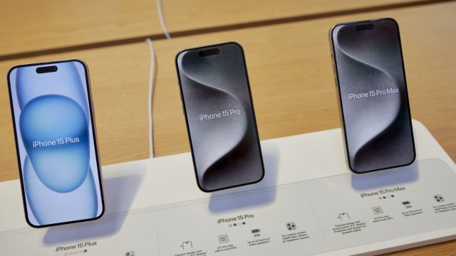 Apple го решава проблемот со прегревање на iPhone