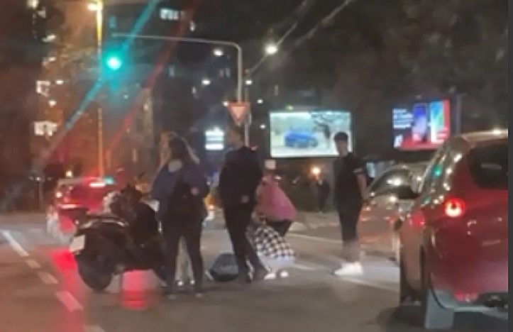 Сообраќајна несреќа во Скопје, една жена повредена!