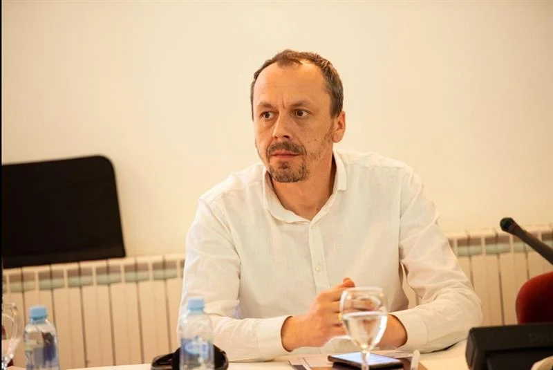 Пратеникот Бране Петрушевски е осуден за навреда и клевета од собраниска говорница