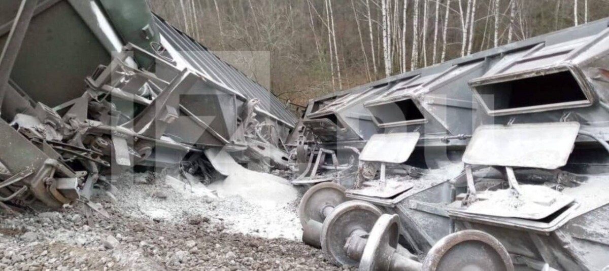 Тешка несреќа во Русија: 19 вагони излетале од шините, има повредени