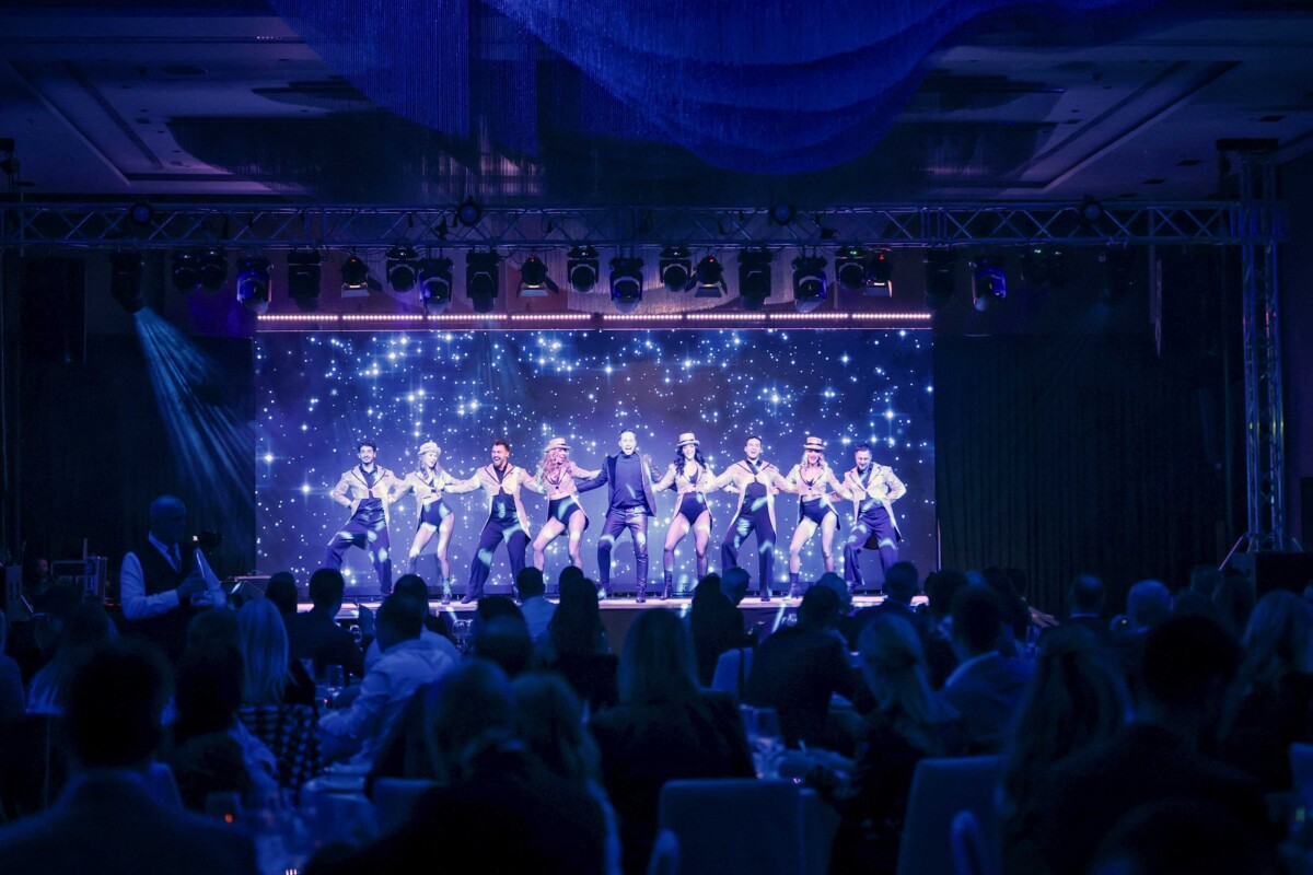 Временска машина и магично Wine&Dine кабаре шоу во Скопје
