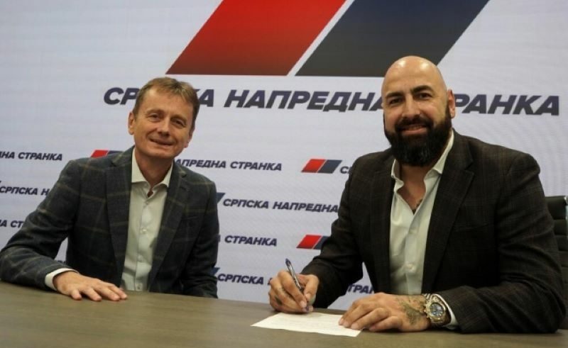 Перо Антиќ му даде поддршка на Вучиќ пред изборите во Србија