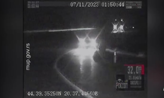 ВИДЕО Македонец возел во спротивен правец на автопат во Србија, полицијата му даде „честитка“
