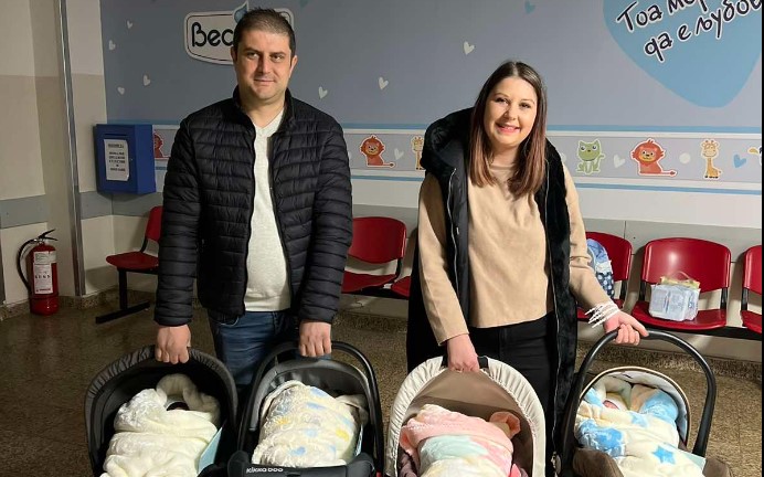 ФОТО: Четворката родена во Скопје си заминаа дома во сигурните раце на мама Благица и тато Александар!