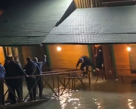 ВИДЕО: Ноќеска потона трет сплав во Србија, бил полн со гости
