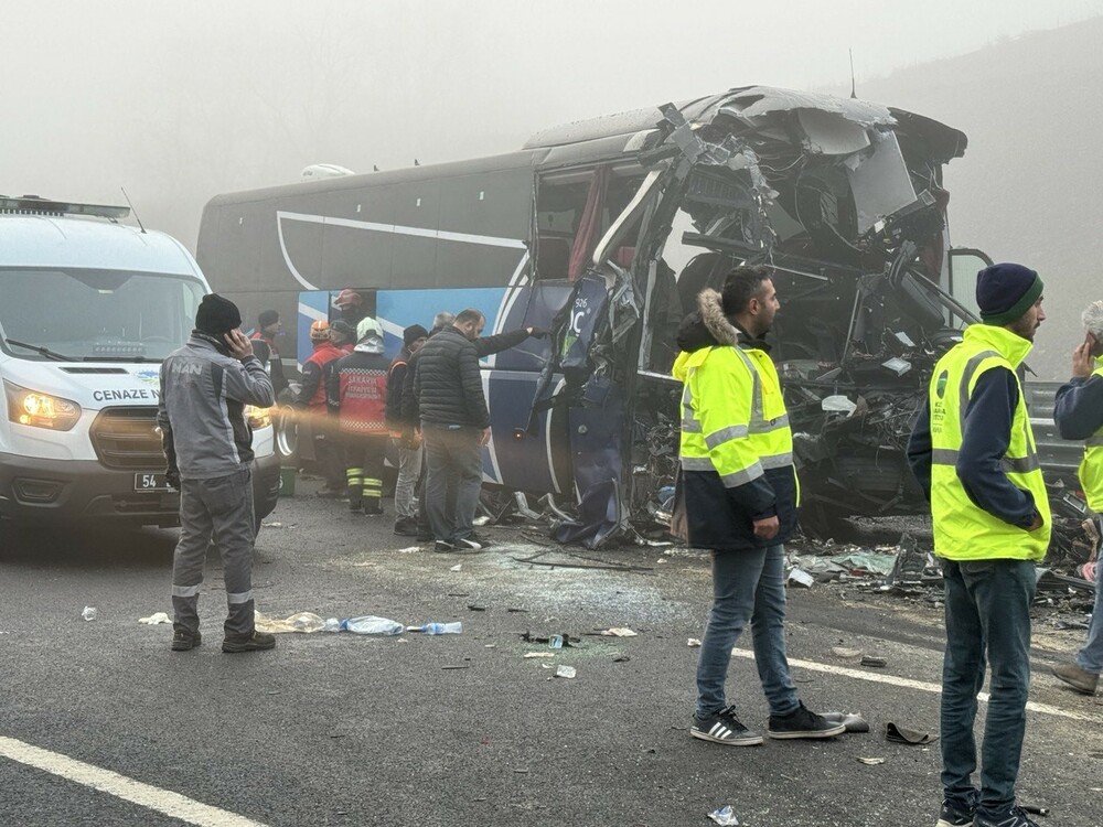 Десет загинати и 57 повредени во сообраќајна несреќа во северозападна Турција