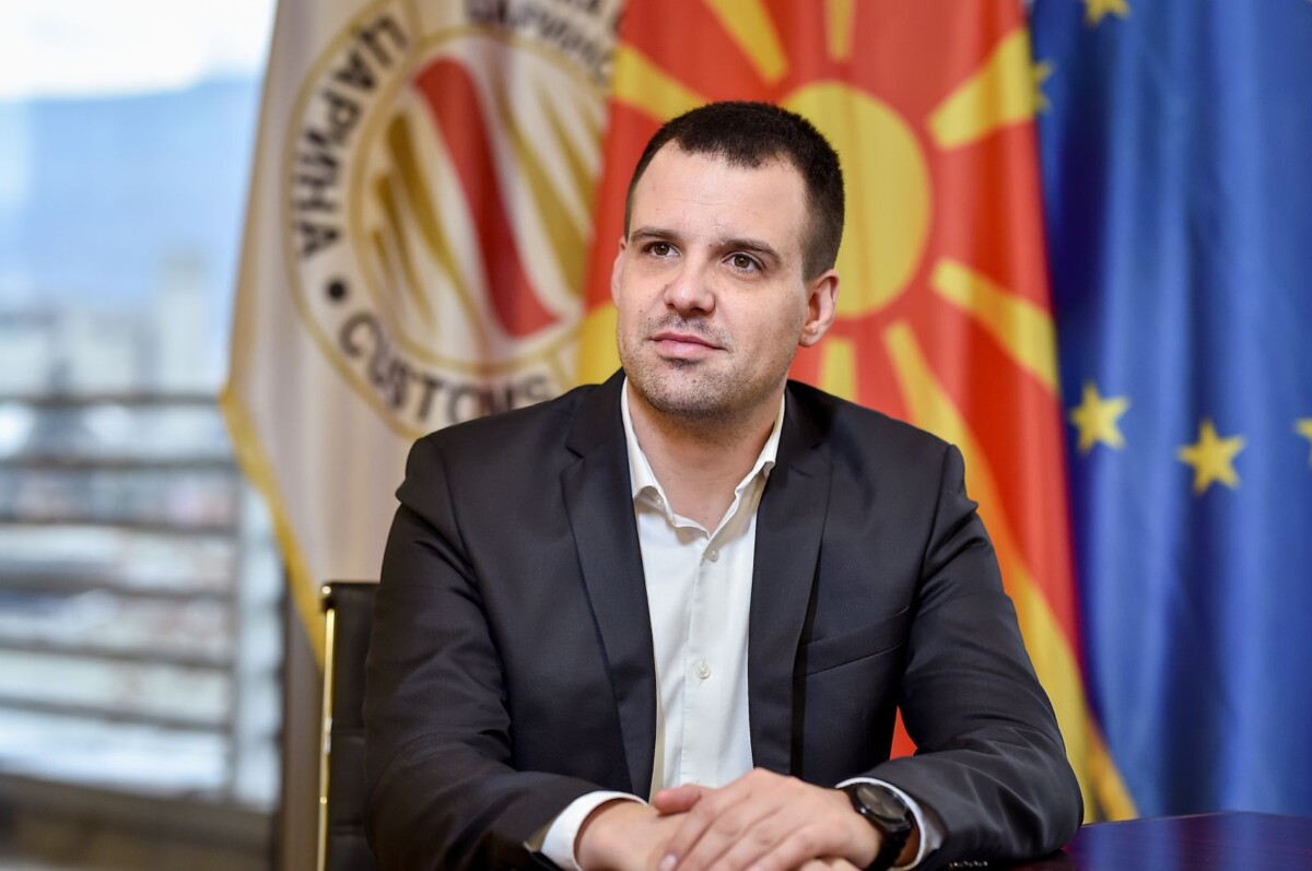 „Се китевте со неговите перја“: СДСМ Карпош во одбрана на Богоев