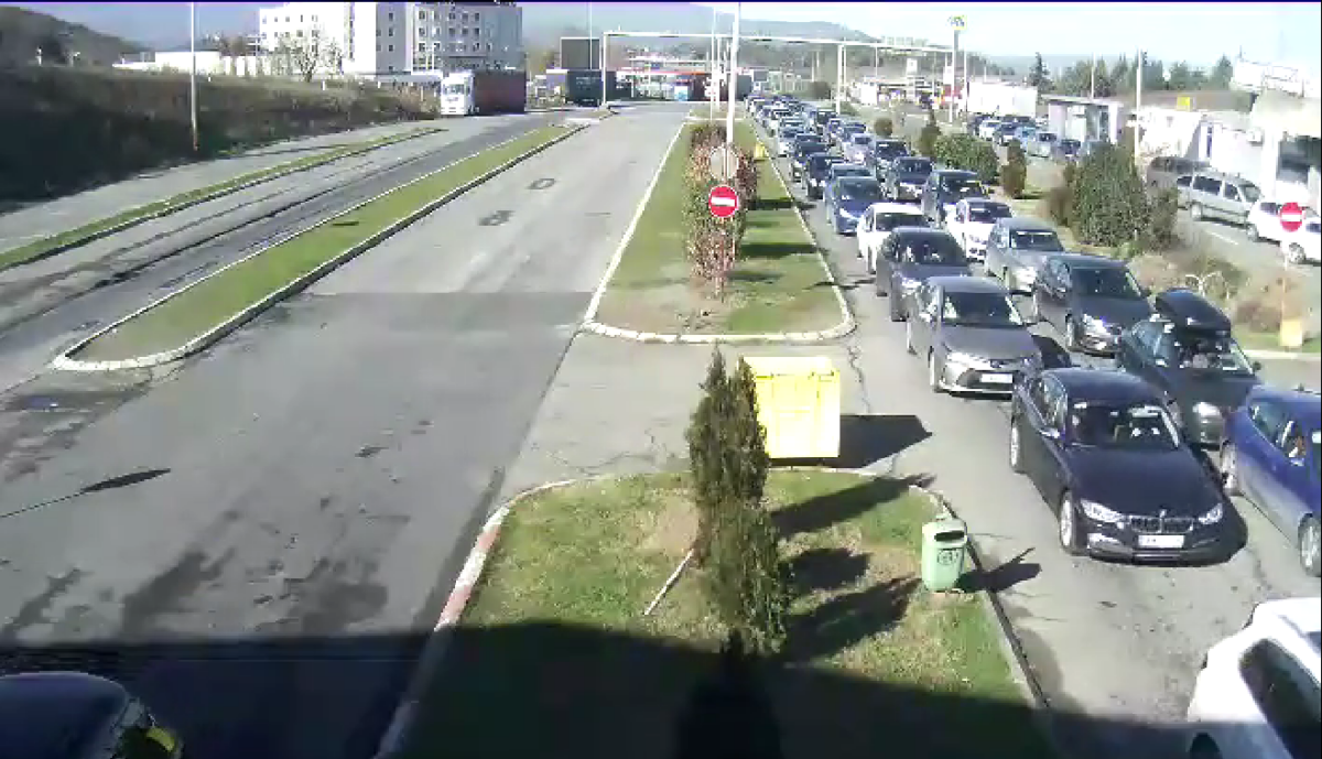 ВИДЕО Километарска колона за влез во Грција од Македонија на преминот „Богородица“