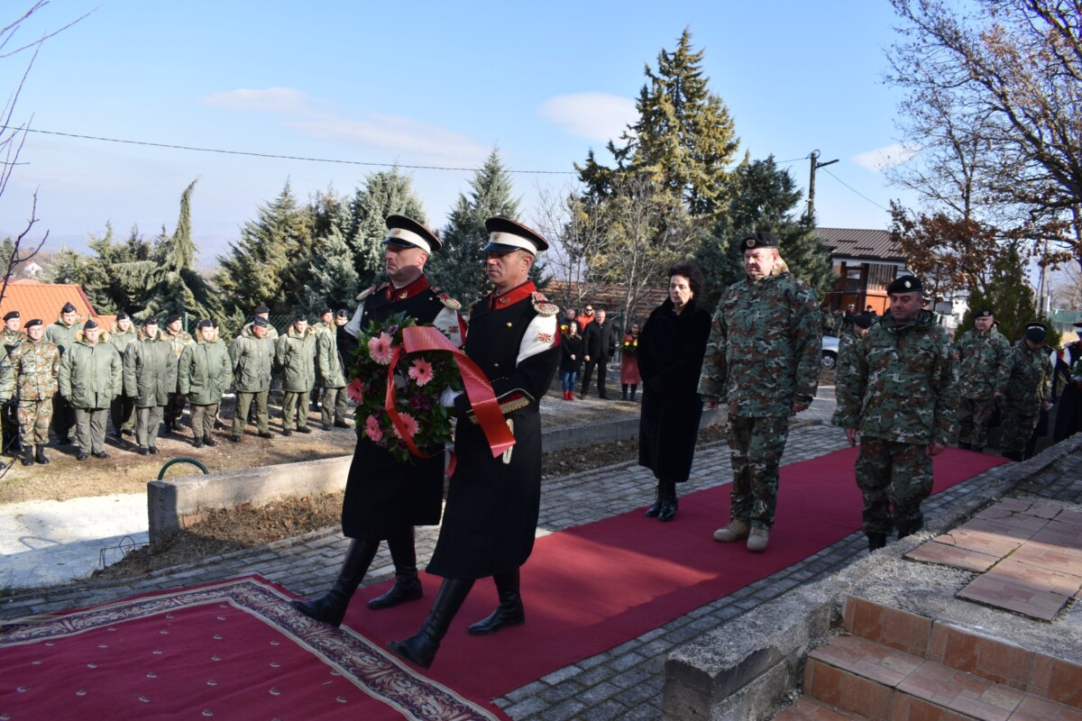Одадена почит на единаесетте загинати припадници на Армијата во хеликоптерската несреќа кај катлановско Блаце