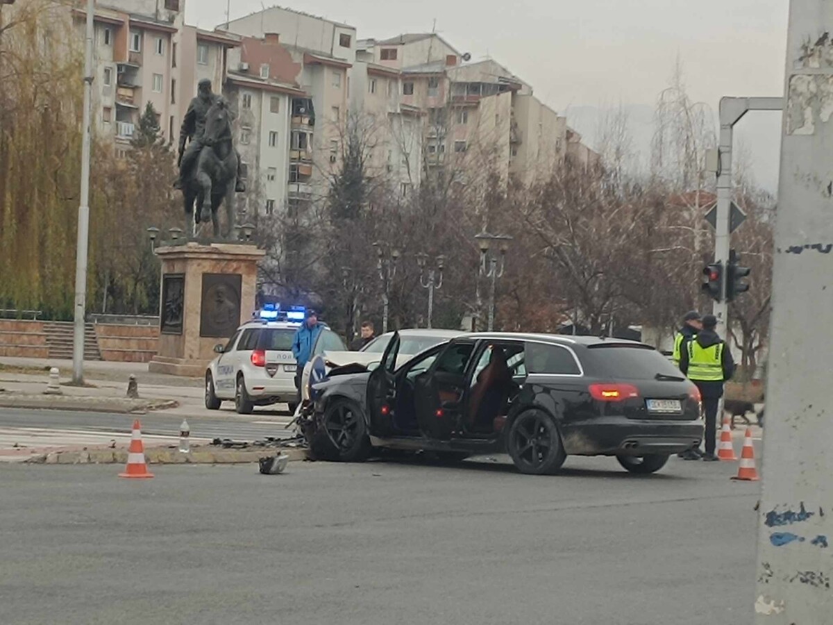 Се судрија две возила во Аеродром, полицијата на терен!