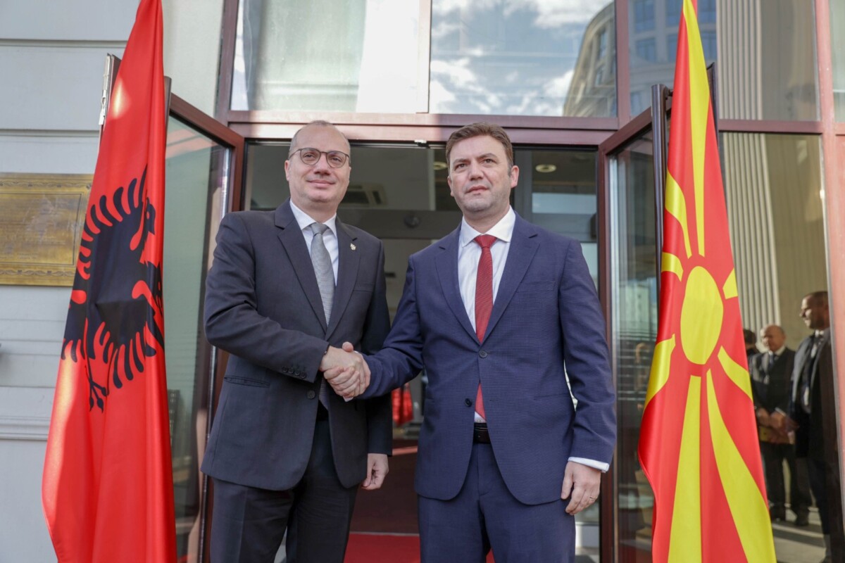 Средба Османи- Хасани: Северна Македонија и Албанија се подготвени да ги отворат кластерите и поглавјата и тоа не треба да се одолговлекува