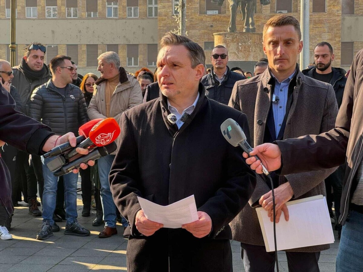 Вработените во игри на среќа на протест пред Собранието