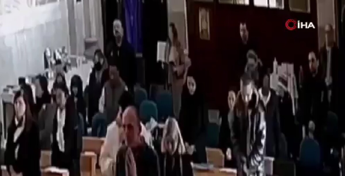 ВИДЕО: Објавена хорор снимката од нападот во Истанбул