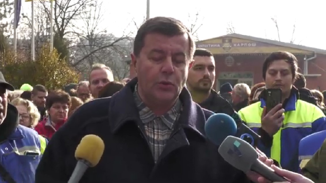 ВИДЕО Вработените во Општина Карпош излегоа на протест против недонесувањето на Буџетот