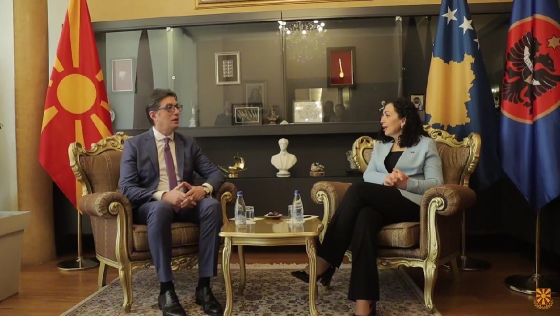 Пендаровски на средба со колешката Вјоса Османи-Садриу