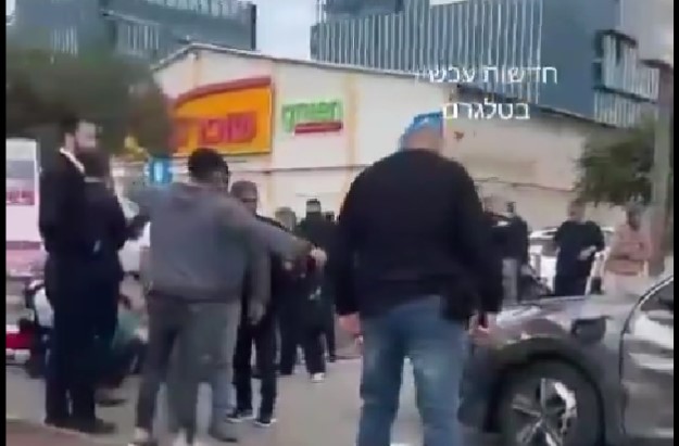 ВИДЕО Хорор во Тел Авив: Најмалку 14 повредени; Луѓе прегазени од автомобил, неколку лица избодени со нож