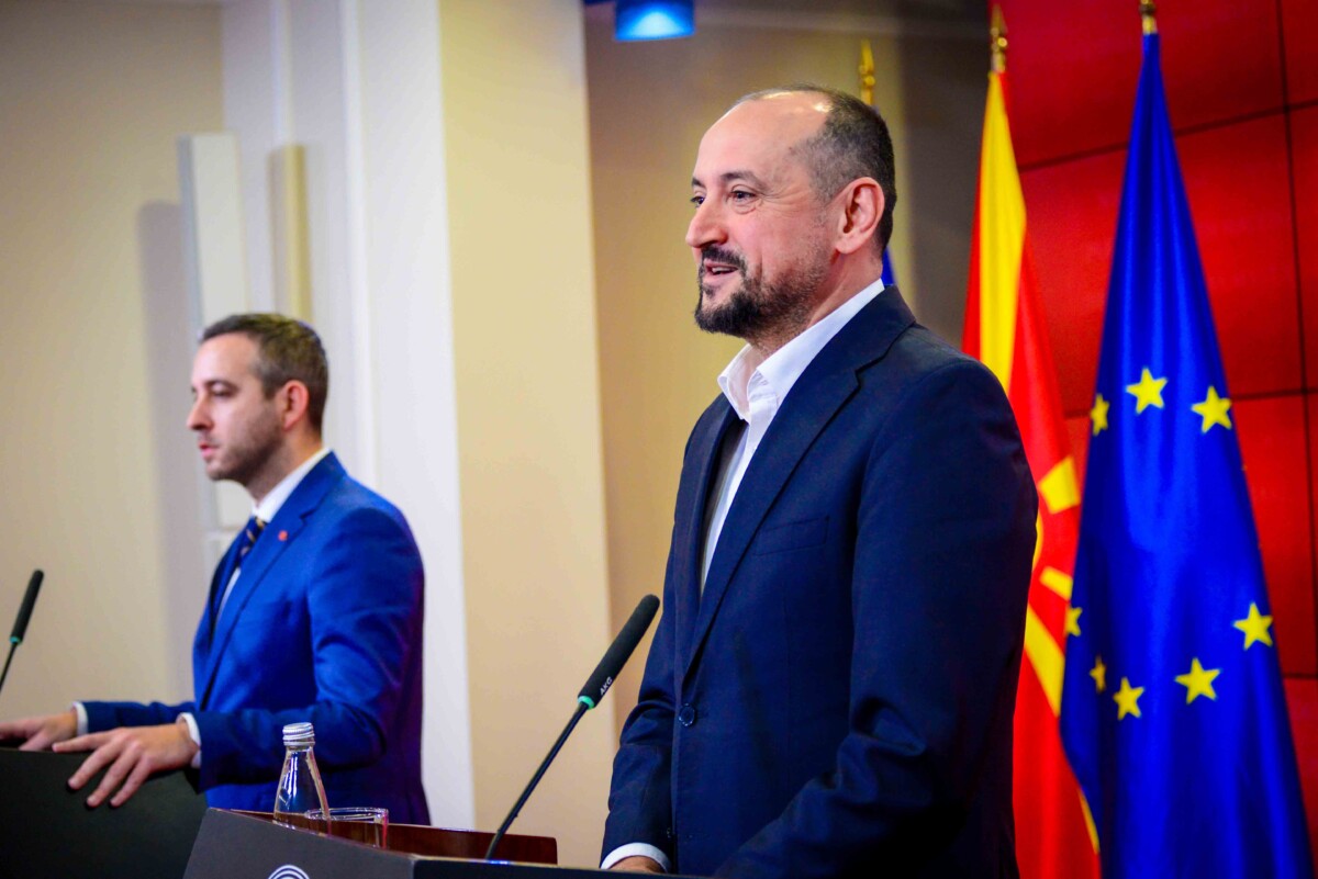 Битиќи- Бојманцалиев: Владата донесе одлука со која граѓаните бесплатно ќе можат да ги заменат важечките возачки и сообраќајните дозволи