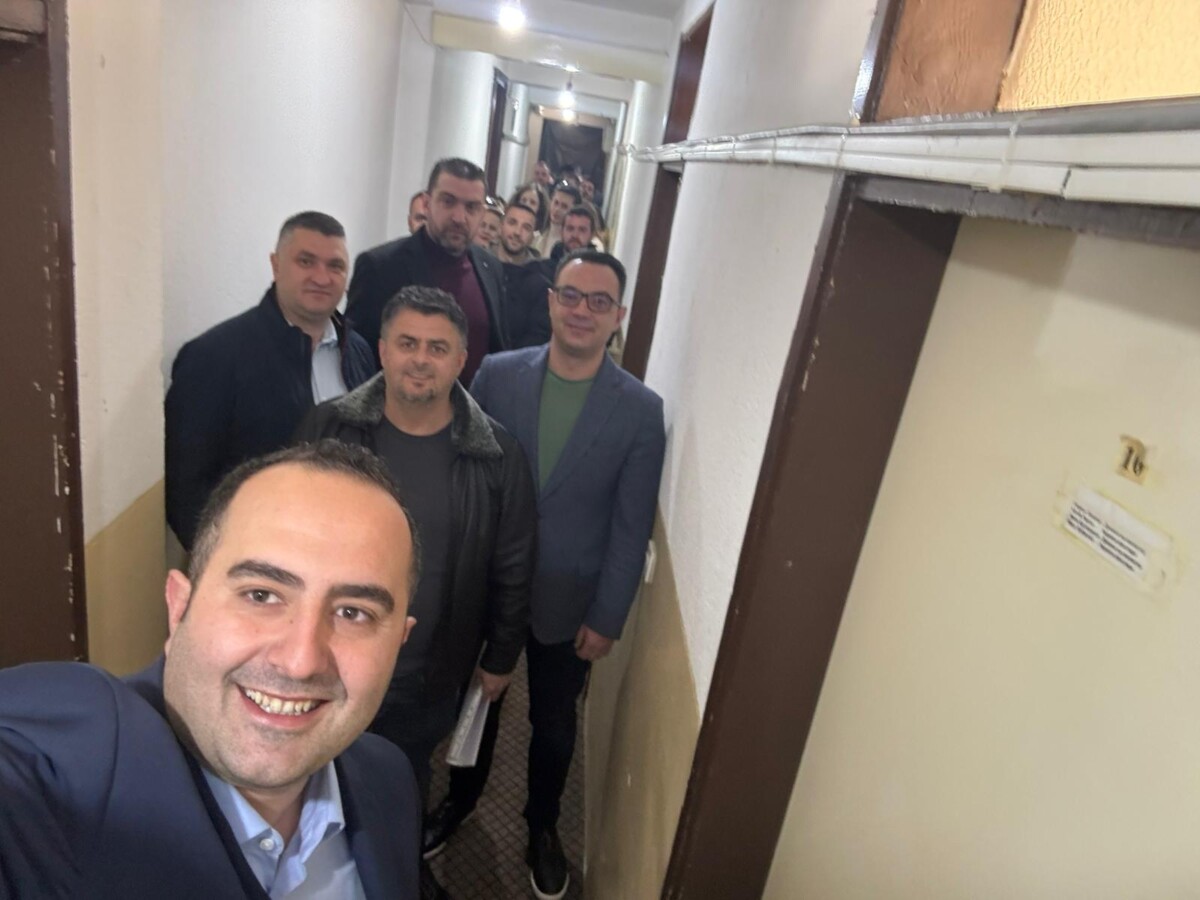 ДУИ вели граѓаните ги преплавиле канцелариите на ДИК во поддршка на Бујар Османи за претседател
