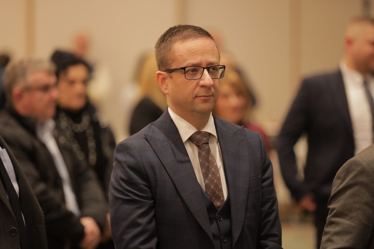 Андоновски: Манолева не ја говори вистината за Леонид