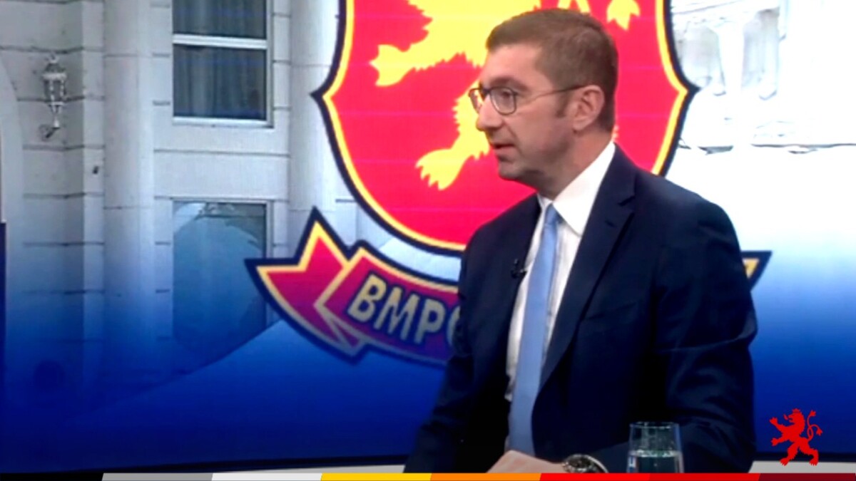 Мицкоски: Гледаме некои кандидати за претседатели кои се опозиција на опозицијата се мачат да соберат потписи, па власта им помага