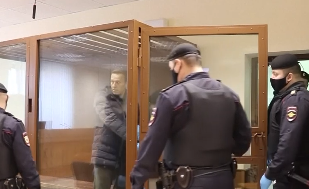 СЕ УМИРА ЗА ПОМАЛКУ ОД 120 СЕКУНДИ: Што е Новичок, моќниот нервен агенс за кој постои сомневање дека се користел за труење на Навални