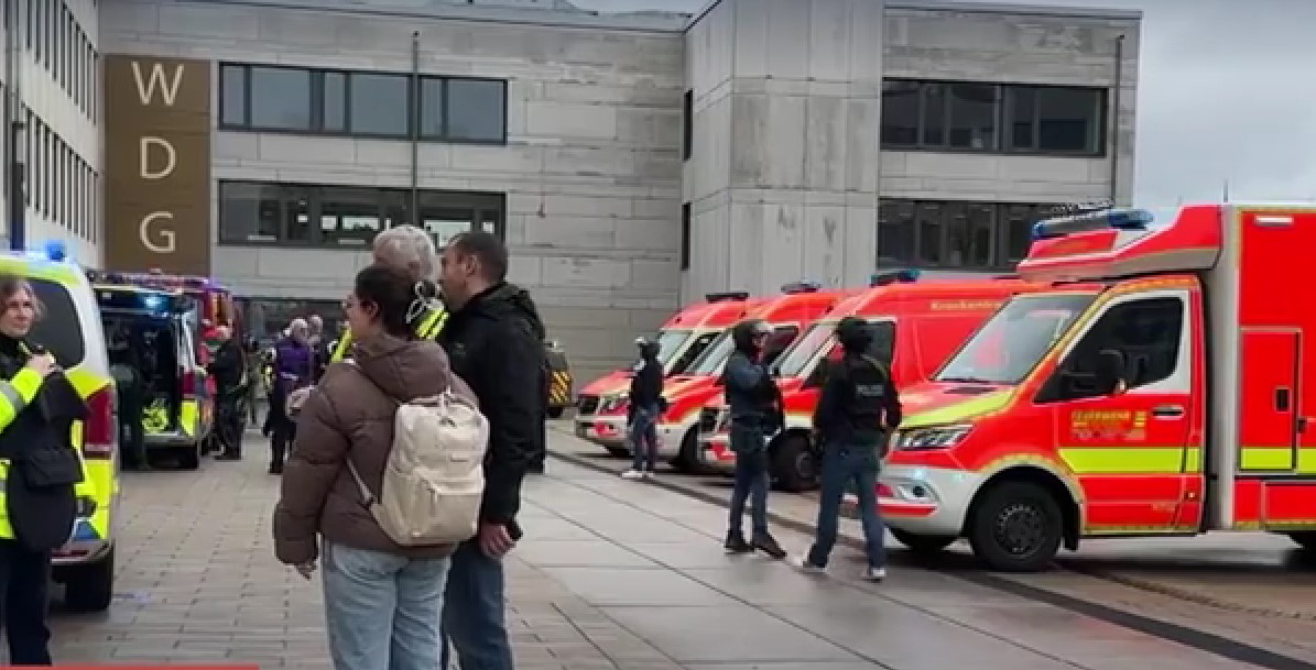 Морничави детали од нападот во гимназијата во Германија: Ученик со психички проблеми се искасапил и себеси со нож