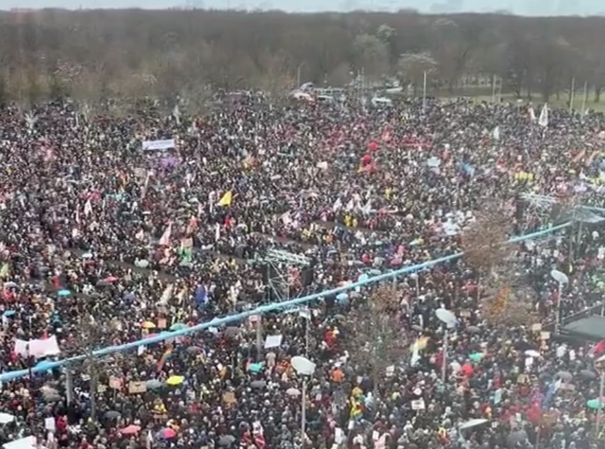 ВИДЕО Повеќе од 150.000 луѓе протестираат против десницата во Берлин