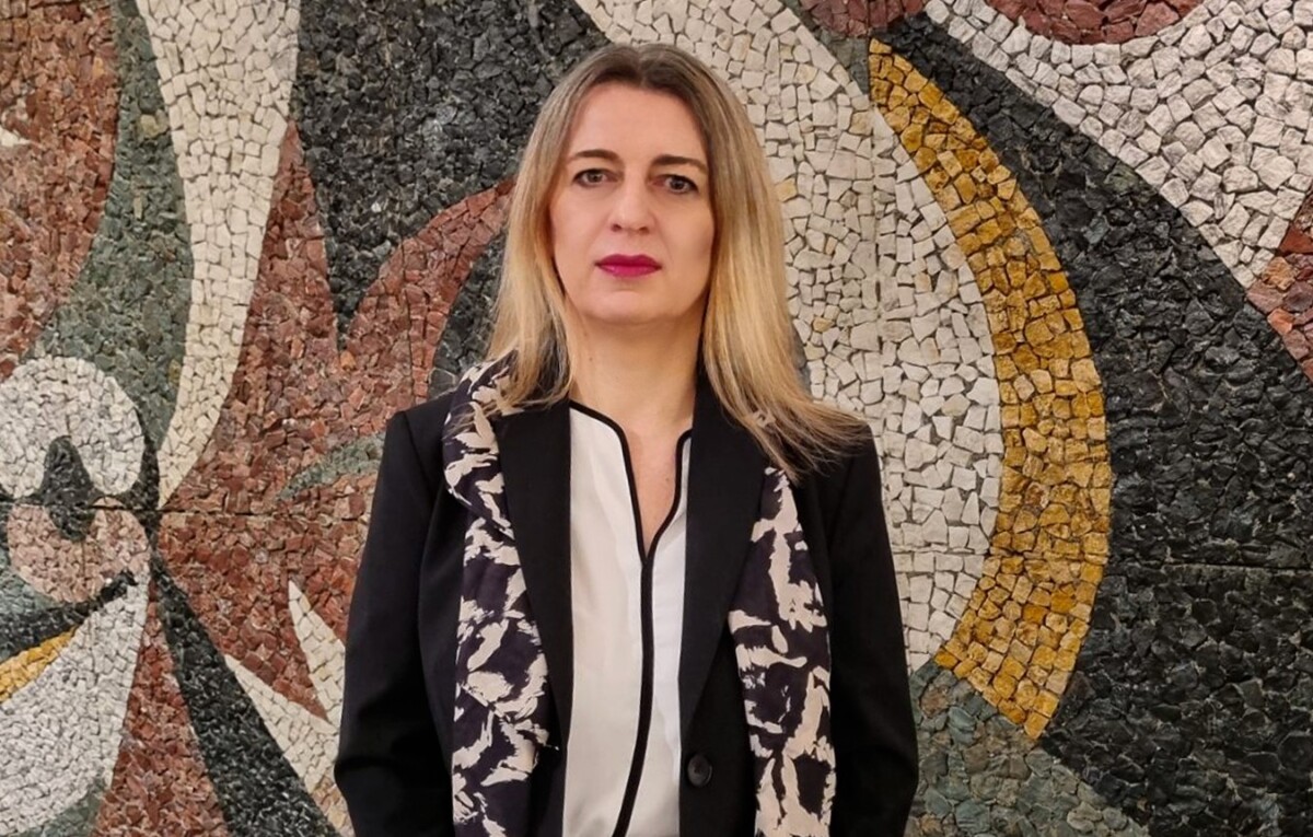 Доновска-Гечева од Народната банка: Банките се должни да им дадат на граѓаните информативен документ за надоместоците коишто ги наплаќаат