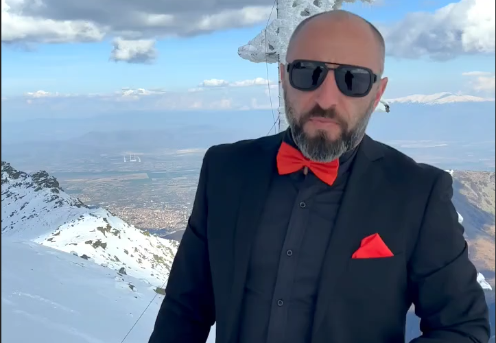 ВИДЕО: Советник скијаше на Пелистер по костум, за гондола