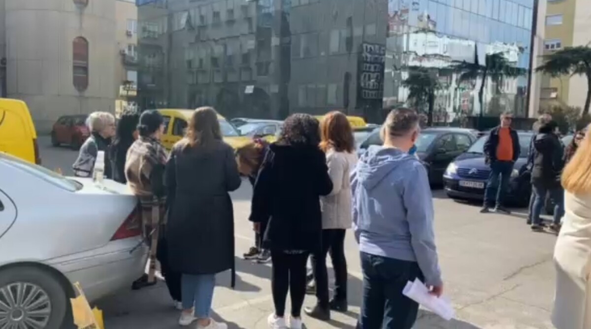 Вработените во „Пошта“ најавуваат штрајк, не добиле одговор од директорот кога ќе добијат февруарска плата!
