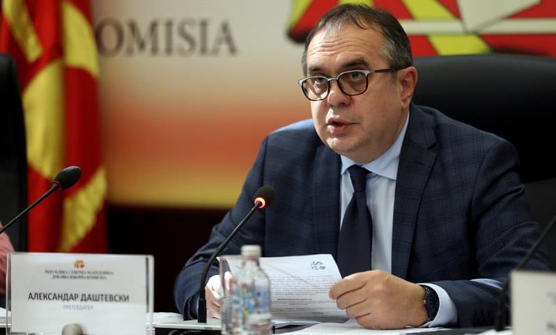 Даштевски: Гласањето помина мирно, излезноста во дијаспората до 17 часот околу 50 отсто