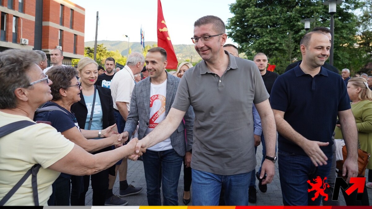 Мицкоски до Ахмети: Наместо како идеолог, во политичка пензија ќе одиш како обичен криминалец