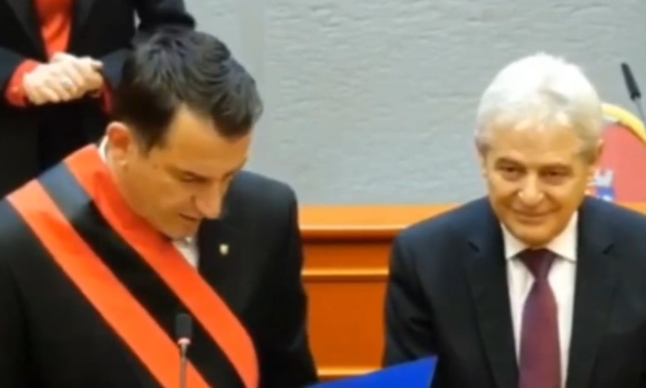Ахмети стана „почесен граѓанин“ на Тирана