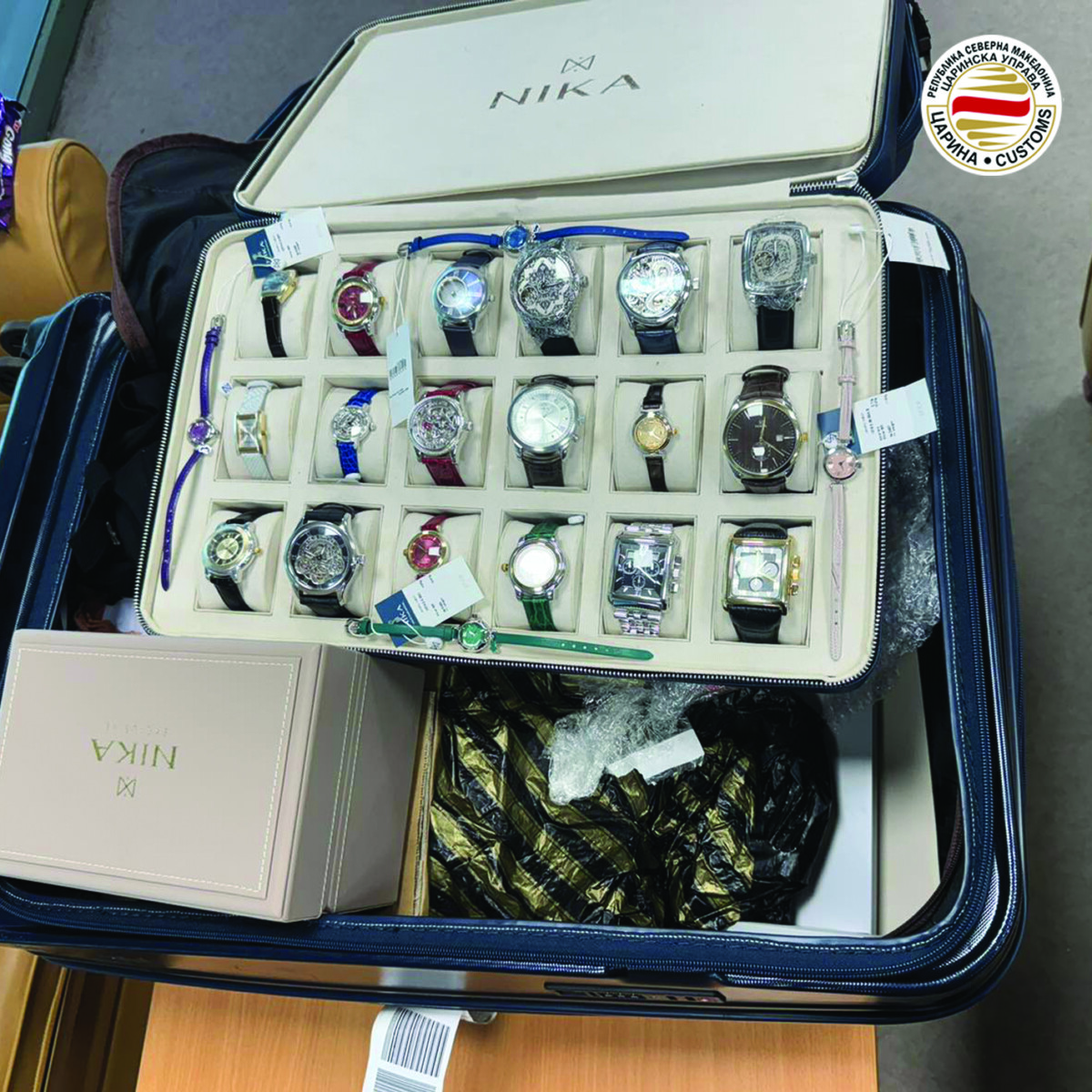 На Меѓународен Аеродром Скопје запленети 22 часовници вредни 272 илјади денари