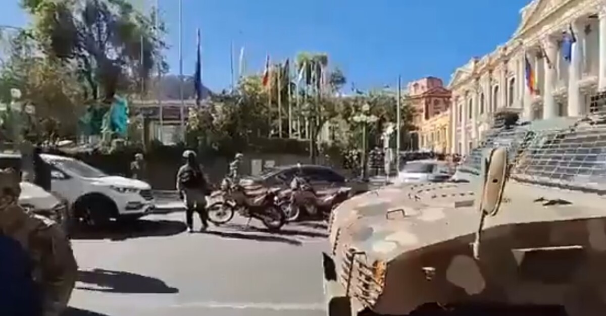 ВИДЕО Во тек државен удар во Боливија? Претседателот предупреди за војниците во главниот град