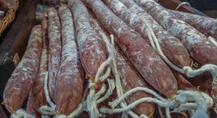 delicatessen-1936347_1280