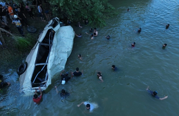 Седум загинати, 20 повредени во автобуска несреќа во Сирија