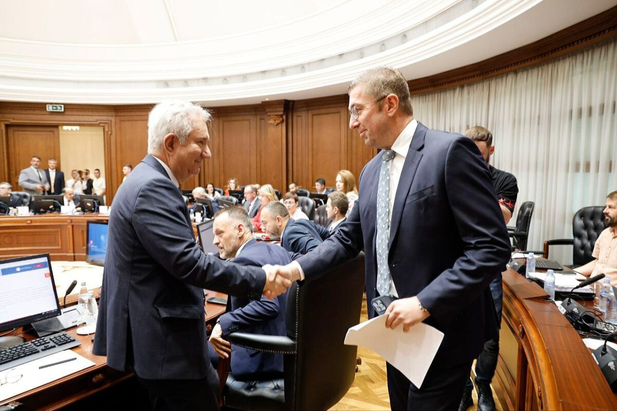 На прва владина Седница Љупчо Димовски и претседателот Христијан Мицкоски