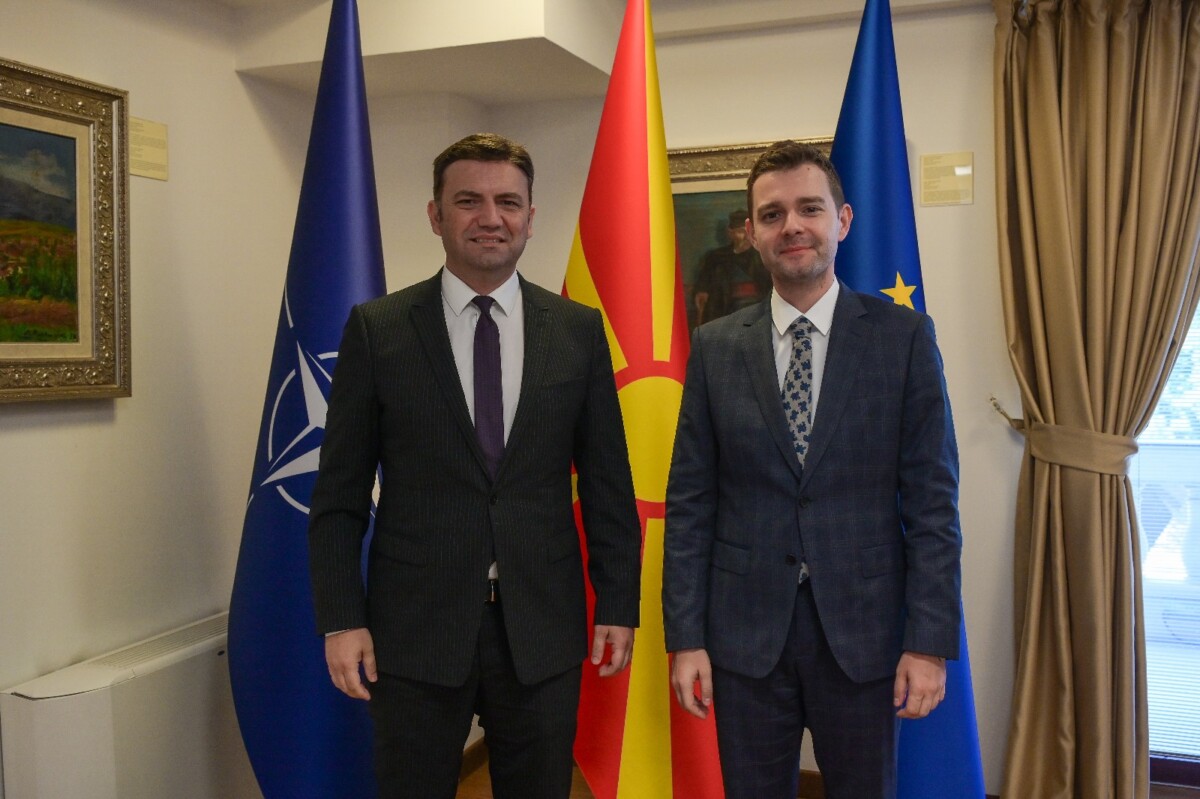 Османи му ја предаде функцијата на Муцунски