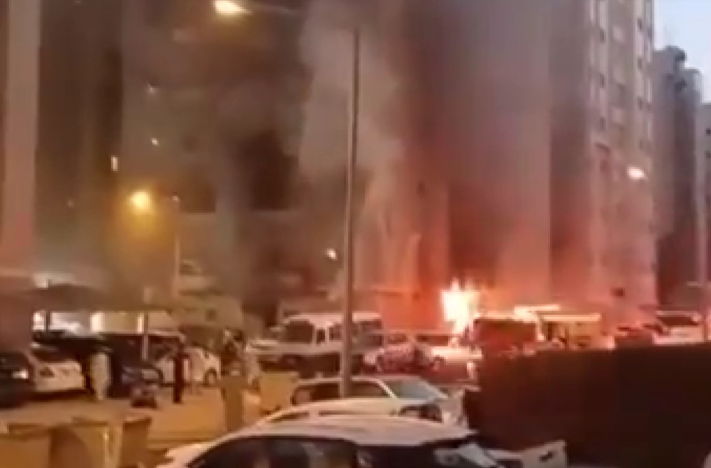 ВИДЕО Страшен пожар во Кувајт, над 35 загинати