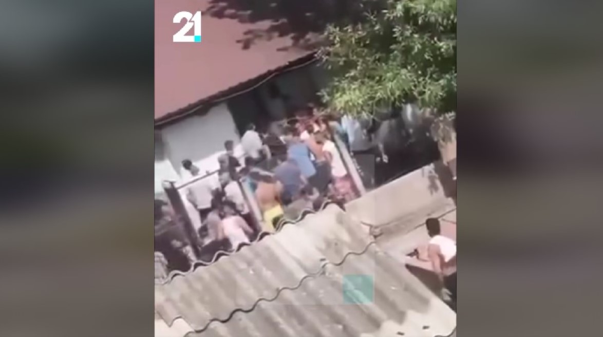 ВИДЕО: Затворениците се пресметаа, масовна тепачка изби во „Идризово“