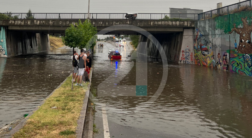 Обилни врнежи од дожд проследени со град, Тетово под вода! (ФОТО)