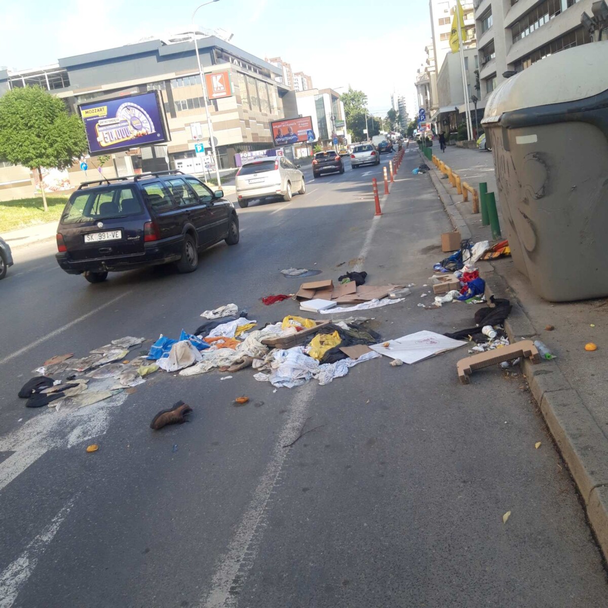 ФОТО: Ѓубрето се фрла на улица наместо во контејнерите