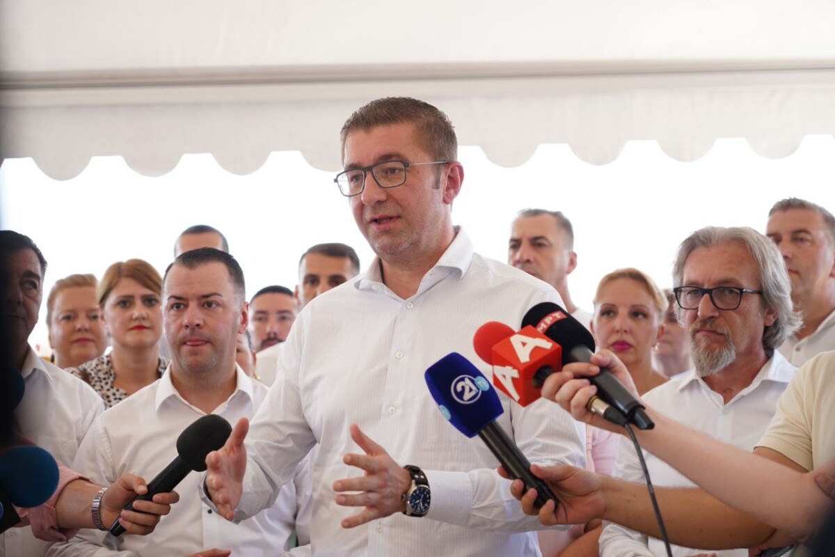Мицкоски: Во Национални шуми легнаа средства на сметките на вработените, а најдоцна до понеделник ќе бидат и во АД Водостопанство
